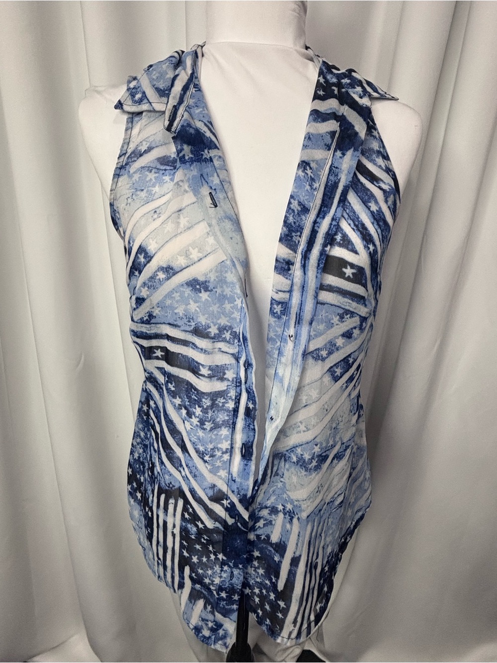 Jessica Simpson Blue and White Star Print Shell